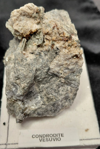 Condrodite e flogopite - n°,